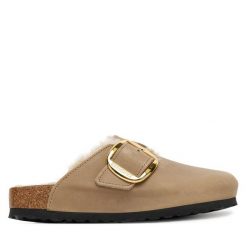 Klapki Birkenstock. Brązowe klapki Birkenstock, bez wzorów, bez obcasa. Za 899.99 zł.