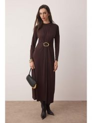 Trendyol Sukienka w kolorze brązowym rozmiar: M. Brązowe sukienki Trendyol, m, bez wzorów, z tkaniny, bez kołnierzyka, bez ramiączek, maxi. Za 139.95 zł.