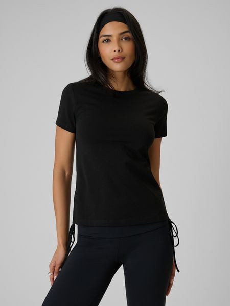 4F T-shirt slim gładki damski - czarny S. Czarne t-shirty 4f, s, bez wzorów, z bawełny, bez kołnierzyka, bez ramiączek. W wyprzedaży za 39.99 zł.