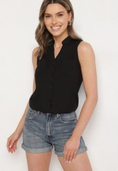 Czarna Wiskozowa Koszula Ozdobiona Kieszeniami Lumevare. Czarne koszule Born2be, l, bez wzorów, z jeansu, eleganckie, bez kołnierzyka, bez ramiączek. Za 39.99 zł.