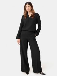Gerry Weber Spodnie w kolorze czarnym rozmiar: 36. Czarne spodnie materiałowe Gerry Weber, bez wzorów, z materiału, z podwyższonym stanem. Za 206.91 zł.