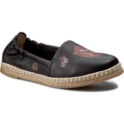 Espadryle NEŚCIOR - 098-E Czarny R. Czarne espadryle Neścior, bez wzorów, ze skóry, bez obcasa, na płaskiej podeszwie, bez zapięcia. W wyprzedaży za 159.00 zł.