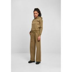 Spodnie damskie Urban Classics straight pin tuck. Zielone spodnie dresowe Urban Classics, bez wzorów. Za 206.00 zł.