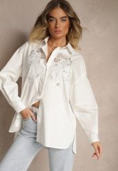 Biała Koszula Oversize z Bawełny z Ażurowymi Zdobieniami z Motywem Kwiatowym Voesia. Białe koszule Renee, m, z aplikacjami, z bawełny, eleganckie, bez kołnierzyka, bez ramiączek. Za 129.99 zł.