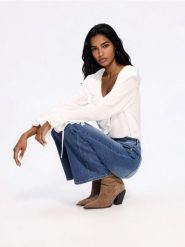 Jeansy flare comfort - niebieski. Niebieskie jeansy Reserved, bez wzorów. Za 119.99 zł.