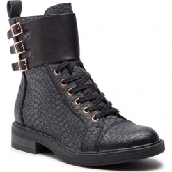 Botki TAMARIS - 1-25201-21 Black Struct. 006. Czarne botki Tamaris, z aplikacjami, z materiału, bez obcasa, na obcasie, bez zapięcia. W wyprzedaży za 219.00 zł.