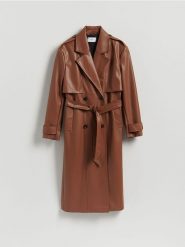 Trencz z imitacji skóry - brązowy. Brązowe płaszcze Reserved, l, bez wzorów, ze skóry, bez kaptura. Za 359.99 zł.
