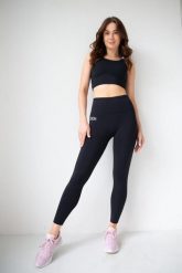 Legginsy z wysokim stanem do jogi i pilatesu 2skin Harmony black. Czarne legginsy 2SkIN, m, bez wzorów, z materiału, z podwyższonym stanem. Za 219.00 zł.