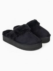 Blackfield Kapcie "Emilija" w kolorze czarnym rozmiar: 36. Czarne obuwie domowe Blackfield, bez wzorów, z materiału, z okrągłym noskiem, bez zapięcia. Za 118.01 zł.