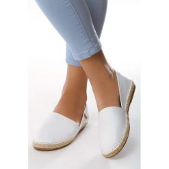 Białe Espadryle Qualifications. Białe espadryle Born2be, bez wzorów, bez obcasa, na płaskiej podeszwie, bez zapięcia. Za 79.99 zł.