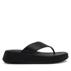 Japonki FitFlop. Czarne klapki FitFlop, bez wzorów, bez obcasa. Za 439.99 zł.