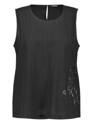 SAMOON Bluzka w kolorze czarnym rozmiar: 48. Czarne bluzki Samoon, bez wzorów, z koronki, bez kołnierzyka, bez ramiączek. Za 105.14 zł.