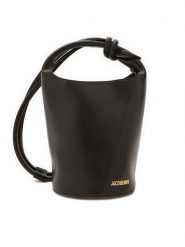 JACQUEMUS Plecak Le Petit Tourni 245BA366-3173 Czarny. Czarne plecaki JACQUEMUS, bez wzorów, ze skóry. Za 4,319.99 zł.