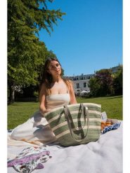 Victor & Hugo Paris Torba plażowa "Isora" w kolorze zielonym - 28 x 30 x 15 cm rozmiar: onesize. Zielone torby na ramię Victor & Hugo Paris, bez wzorów, z materiału, na ramię, bez dodatków. Za 317.99 zł.