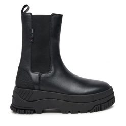 Sztyblety Tommy Jeans. Czarne botki Tommy Jeans, bez wzorów, z jeansu, bez obcasa, na płaskiej podeszwie, bez zapięcia. Za 849.99 zł.