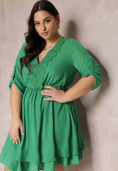 Zielona Sukienka Mini z Gumką w Talii i Koronkowymi Wstawkami Kelia. Zielone sukienki Renee, na co dzień, l, bez wzorów, z koronki, eleganckie, bez kołnierzyka, bez ramiączek, mini, kopertowe. Za 89.99 zł.
