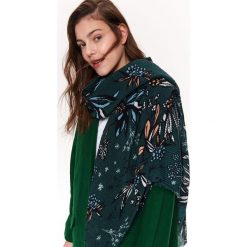 SZALIK DAMSKI. Szaliki TOP SECRET. W wyprzedaży za 34.99 zł.