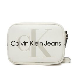 Torebka Calvin Klein Jeans. Białe listonoszki Calvin Klein Jeans, bez wzorów, z jeansu, bez dodatków. Za 249.99 zł.