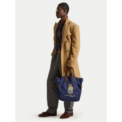 Torebka Polo Ralph Lauren. Niebieskie torebki klasyczne Polo Ralph Lauren, bez wzorów, bez dodatków. Za 919.99 zł.