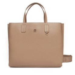 Torebka Tommy Hilfiger. Brązowe torebki klasyczne TOMMY HILFIGER, bez wzorów, bez dodatków. Za 749.99 zł.