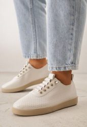 Beżowe Wsuwane Tenisówki z Perforacją i Podeszwą z Bieżnikiem Illanya. Brązowe trampki Born2be, bez wzorów, z jeansu, bez zapięcia. Za 69.99 zł.