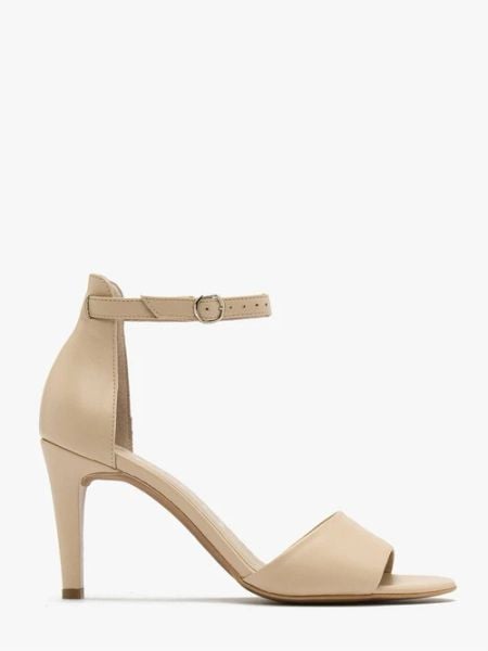 Beżowe sandały na szpilce. Brązowe sandały Ryłko, bez wzorów, ze skóry, bez obcasa, na szpilce, bez zapięcia. W wyprzedaży za 179.99 zł.