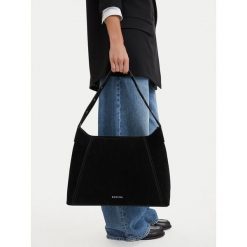 Torebka Badura. Czarne torebki klasyczne Badura, bez wzorów, bez dodatków. Za 426.99 zł.