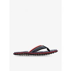 Japonki Gumbies Cairns Flip-Flops. Czerwone klapki Gumbies, bez wzorów, bez obcasa. Za 114.99 zł.