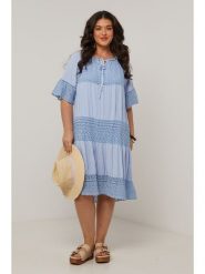 Curvy Lady Sukienka w kolorze błękitnym rozmiar: 44/46. Niebieskie sukienki Curvy Lady, na co dzień, bez wzorów, z koronki, klasyczne, bez kołnierzyka, bez ramiączek, midi, proste. Za 140.95 zł.