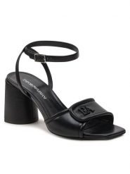 Emporio Armani Sandały X3P831 XF271 00002 Czarny. Czarne sandały Emporio Armani, bez wzorów, ze skóry, bez obcasa, na słupku, bez zapięcia. Za 1,429.00 zł.