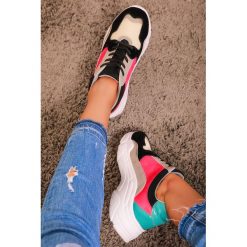 Damskie buty sportowe ZOJA PINK/BLACK. Czarne obuwie sportowe Damskie buty sportowe ZOJA PINK/BLACK, bez zapięcia. W wyprzedaży za 49.00 zł.