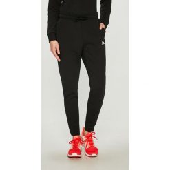Adidas Performance - Spodnie. Czarne spodnie dresowe adidas Performance, s, bez wzorów, z bawełny. W wyprzedaży za 179.90 zł.