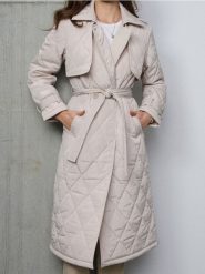 Pikowany płaszcz z paskiem - beżowy. Brązowe płaszcze Sinsay, l, bez wzorów, bez kaptura. Za 119.99 zł.