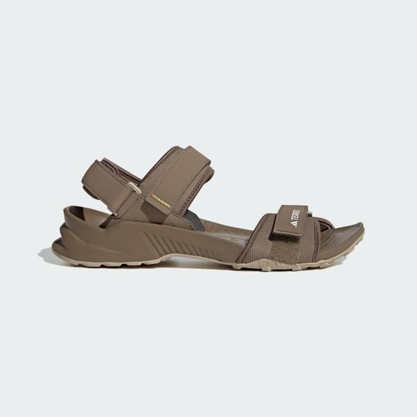 Sandały Terrex Hydroterra. Czarne sandały Adidas, bez wzorów, z gumy, klasyczne, bez obcasa, bez zapięcia. Za 239.00 zł.