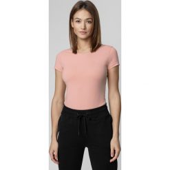 4F T-shirt slim gładki damski S. Czerwone t-shirty 4f, s, bez wzorów, z bawełny, bez kołnierzyka, bez ramiączek. W wyprzedaży za 29.99 zł.