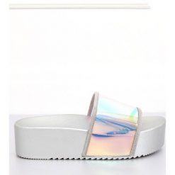 Szare Klapki holograficzne srebrne CK81P Silver. Szare klapki ButyModne, bez wzorów, z gumy, bez obcasa. Za 77.18 zł.