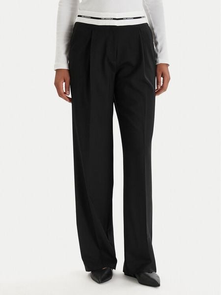 KARL LAGERFELD Spodnie materiałowe B1W10002 Czarny Regular Fit. Czarne spodnie materiałowe KARL LAGERFELD, bez wzorów, z materiału. Za 1,199.00 zł.