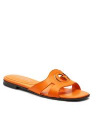 Guess Klapki FLGCIA LEA19 Pomarańczowy. Brązowe klapki Guess, z aplikacjami, ze skóry, bez obcasa. Za 269.99 zł.