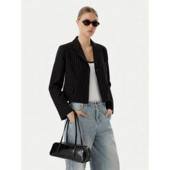 Torebka Calvin Klein. Czarne torebki klasyczne Calvin Klein, bez wzorów, bez dodatków. Za 489.99 zł.