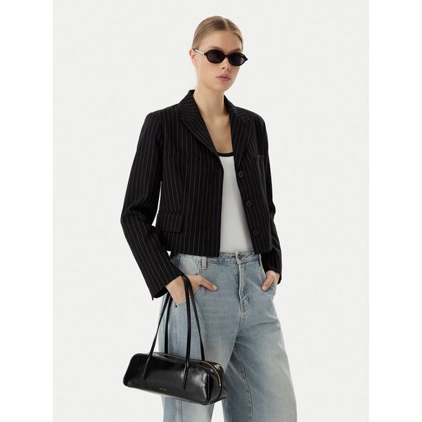 Torebka Calvin Klein. Czarne torebki klasyczne Calvin Klein, bez wzorów, bez dodatków. Za 489.99 zł.