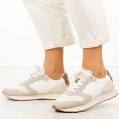 Lt.Beżowe sneakersy damskie McArthur Ma257w. Brązowe obuwie sportowe McArthur, na jesień, z dresówki, bez zapięcia. Za 239.00 zł.