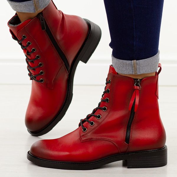 Czerwone skórzane botki damskie T.Sokolski Z25-214. Brązowe botki Sokolski, na jesień, bez wzorów, z jeansu, z okrągłym noskiem, bez obcasa, na płaskiej podeszwie, bez zapięcia. Za 299.00 zł.