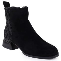Skórzane botki damskie czarne D&A S.Barski Premium Collection JC52-853. Czarne botki S.BARSKI, bez wzorów, ze skóry, bez obcasa, bez zapięcia. Za 299.99 zł.