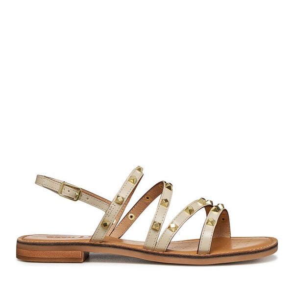 Sandały Geox. Białe sandały Geox, bez wzorów, bez obcasa, na płaskiej podeszwie, bez zapięcia. Za 399.99 zł.