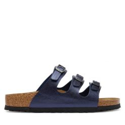Klapki Birkenstock. Niebieskie klapki Birkenstock, bez wzorów, bez obcasa. Za 469.99 zł.