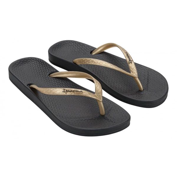 Klapki damskie Ipanema Anatomica Tan. Czarne klapki Ipanema, bez wzorów, z materiału, bez obcasa. Za 106.35 zł.