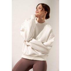 Bluza do jogi Moonholi Just Perfect oversize z bawełnianej dzianiny. Białe bluzy MOONHOLI, s, bez wzorów, z bawełny, bez kaptura. Za 429.00 zł.