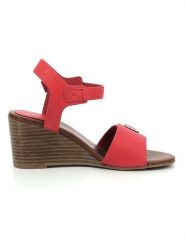Kickers Skórzane sandały "Rouge" w kolorze czerwono-brązowym na koturnie rozmiar: 40. Brązowe sandały Kickers, bez wzorów, z otwartym noskiem, bez obcasa, na koturnie, bez zapięcia. Za 234.42 zł.