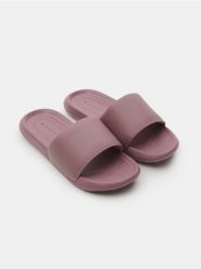 Klapki - fioletowy. Fioletowe klapki Sinsay, bez wzorów, bez obcasa. Za 25.99 zł.