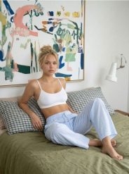 Spodnie od piżamy w paski - błękitny. Niebieskie piżamy Sinsay, bez wzorów, bez ramiączek. Za 25.99 zł.